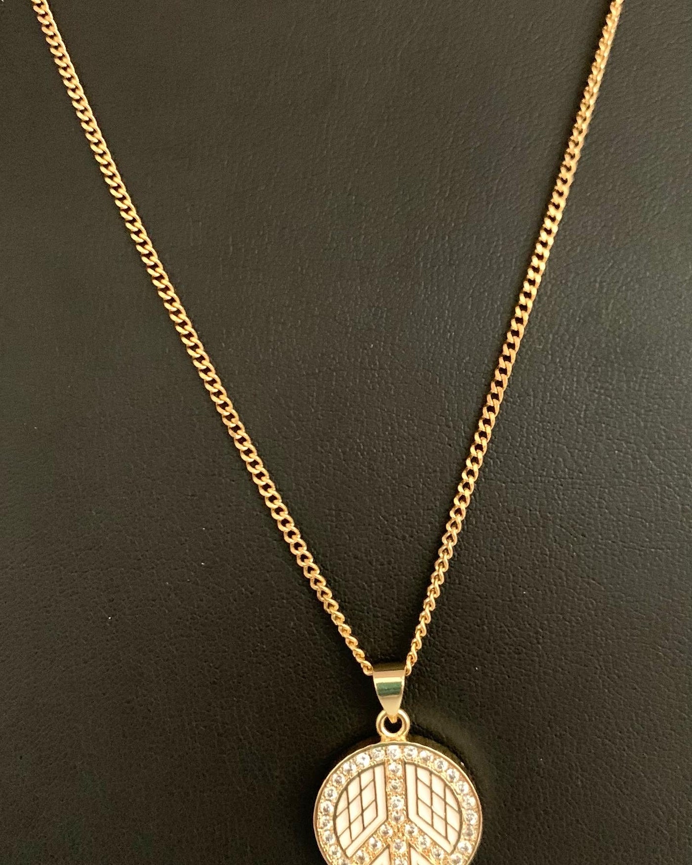 Gold Women’s Pendant Necklace